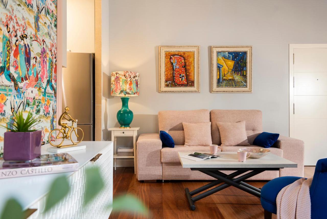 Cathedral Luxury Studio, Swimming Pool And Cathedral Views Séville Extérieur photo