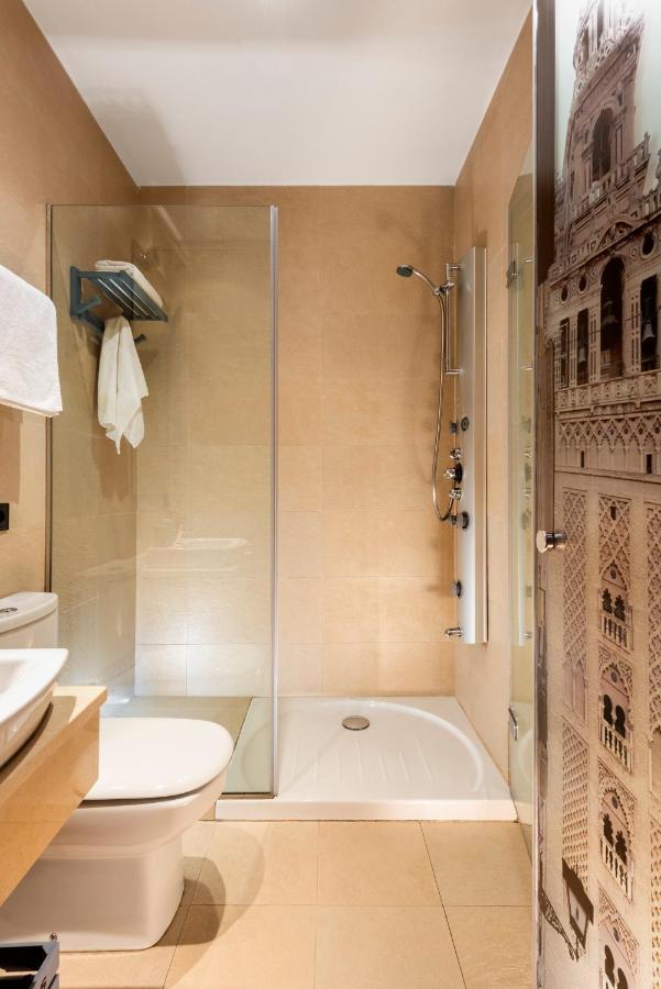 Cathedral Luxury Studio, Swimming Pool And Cathedral Views Séville Extérieur photo