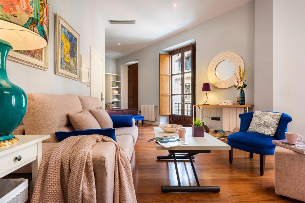 Cathedral Luxury Studio, Swimming Pool And Cathedral Views Séville Extérieur photo